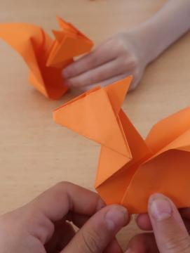 écureuil en origami papier orange